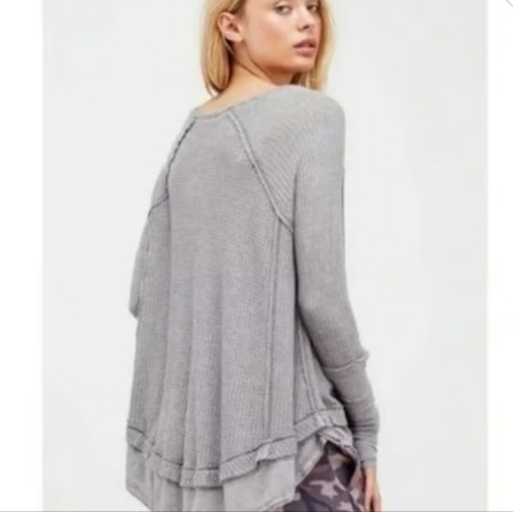 Free People We the Free Laguna Waffle Knit Gray Raw Hem Boho Oversized Top Small - Picture 2 of 11